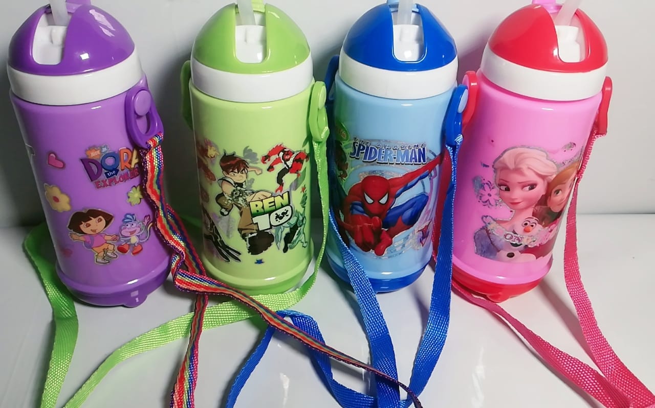 Good Quality Plastic Students Water Bottle Straw & straps 500ml Cartoon Character Water Bottle for Kids unique printing Design